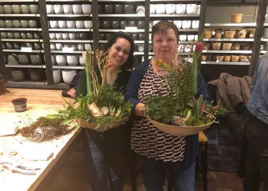 Moeders Sandra en Monique bedanken FC Twente vanuit de grond van hun hart